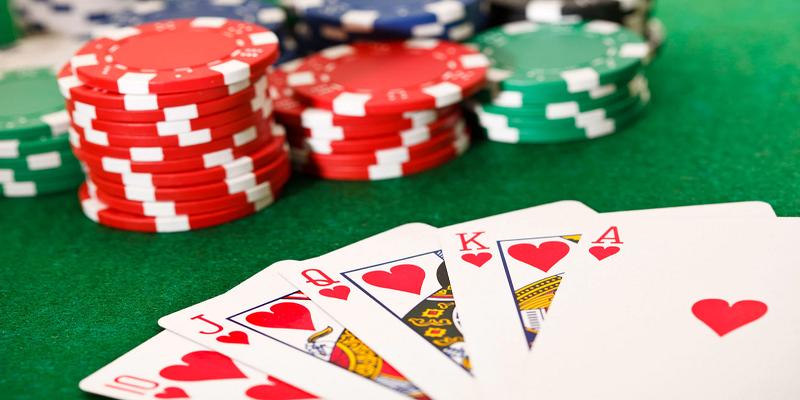 Poker vòng chơi đầu dễ dàng, đơn giản